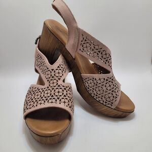 Eric Michael's Laser Cut Leather Upper Pink Heels. size 9.5